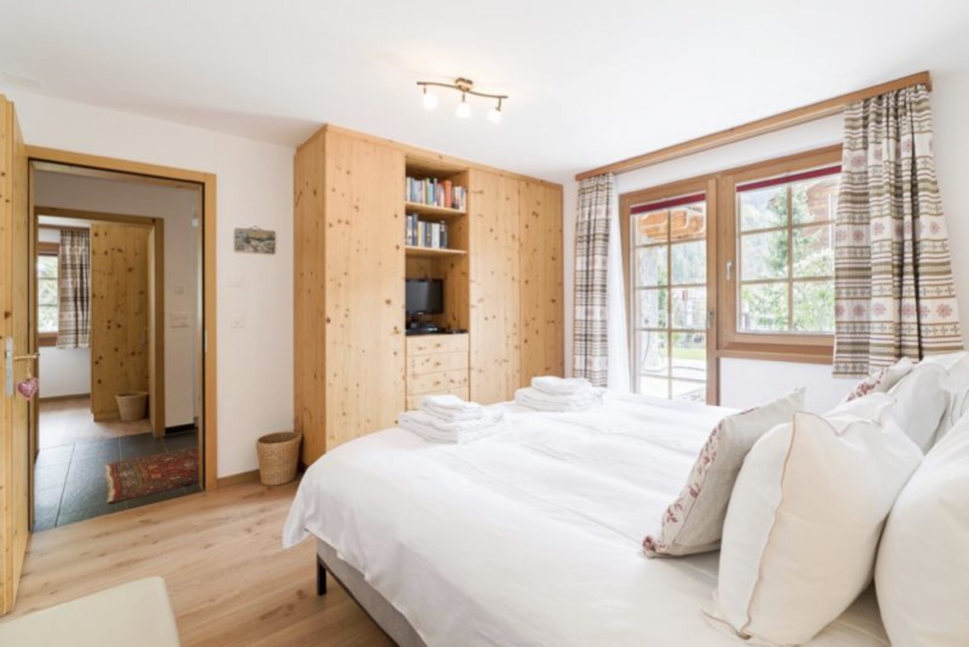 Cozy Alpine Retreat Beneath the Matterhorn 1021