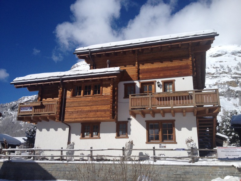 Cozy Alpine Retreat Beneath the Matterhorn 1021