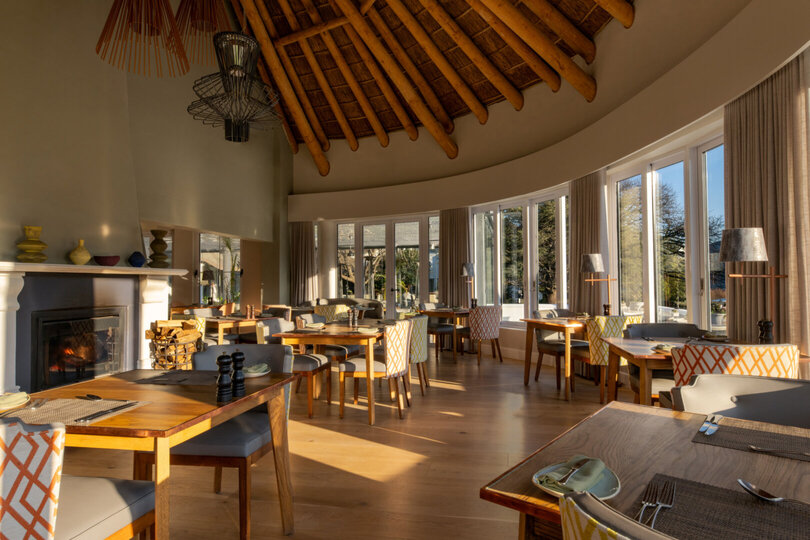 Elegant Shiraz Room with Vineyard & Mountain Views 1037