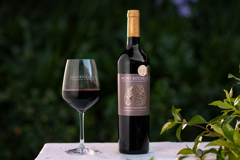Elegant Shiraz Room with Vineyard & Mountain Views 1037