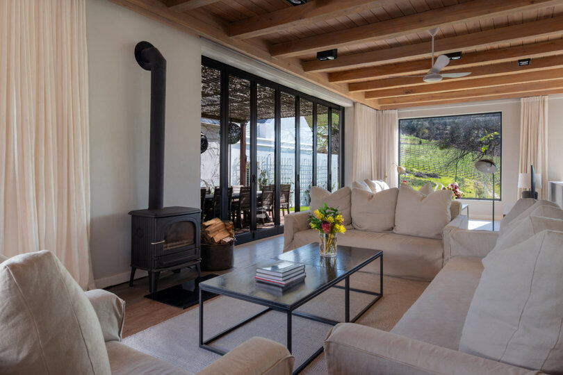 Elegant Merlot Room with Captivating Panoramas 1038