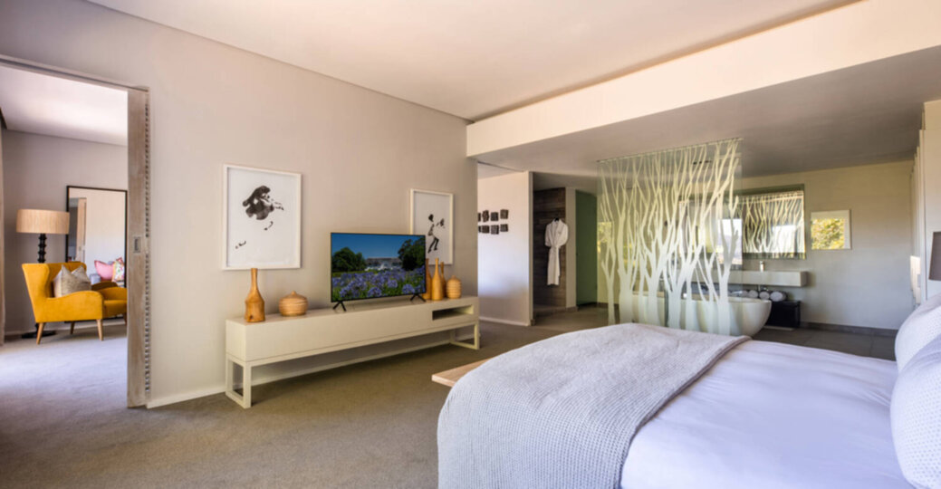 Elegant Pinotage Suites with Vineyard Mountain and Garden Views 1040
