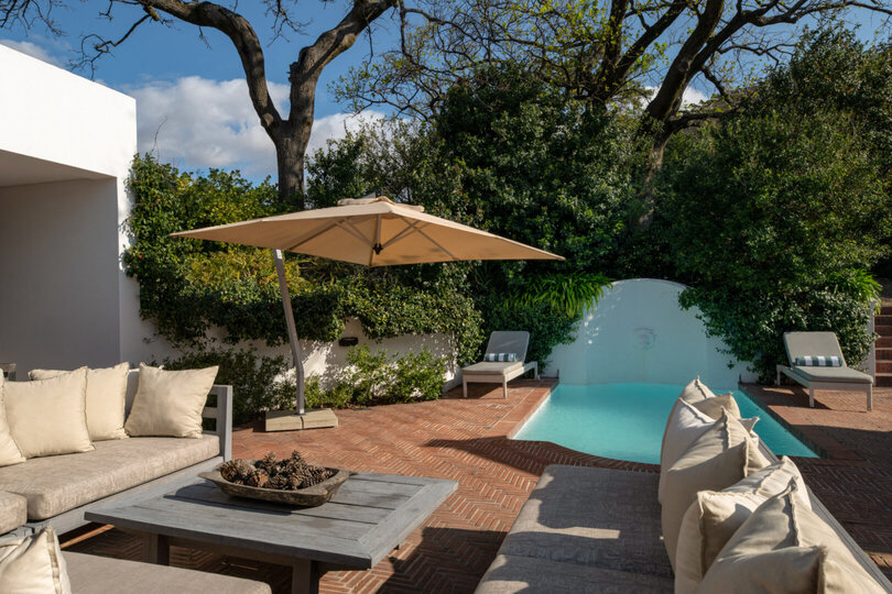 Chardonnay Room 1 with Manor Views 1044