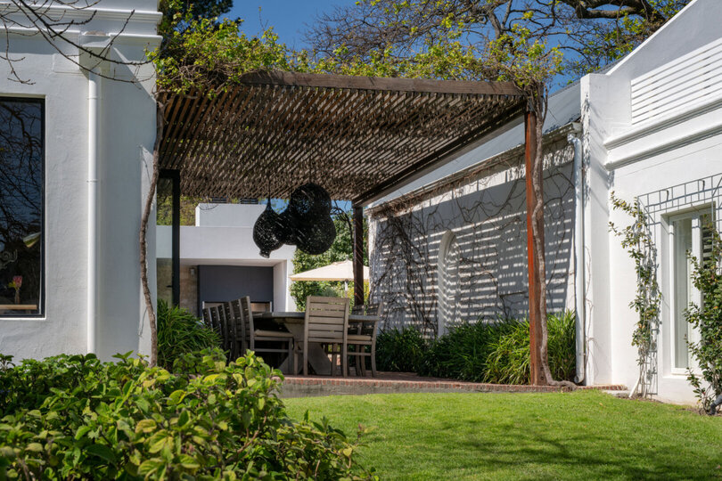 Chardonnay Room 1 with Manor Views 1044