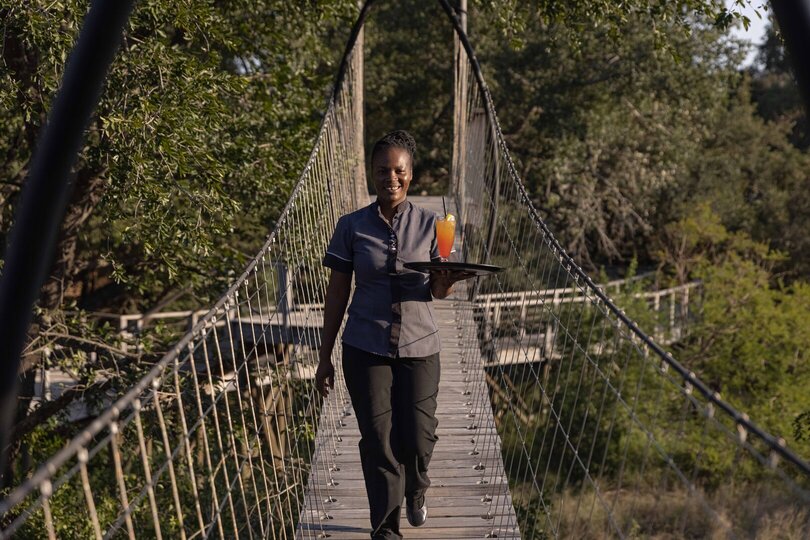 Cliffside Coastal Charm, Rock Cliff 1048