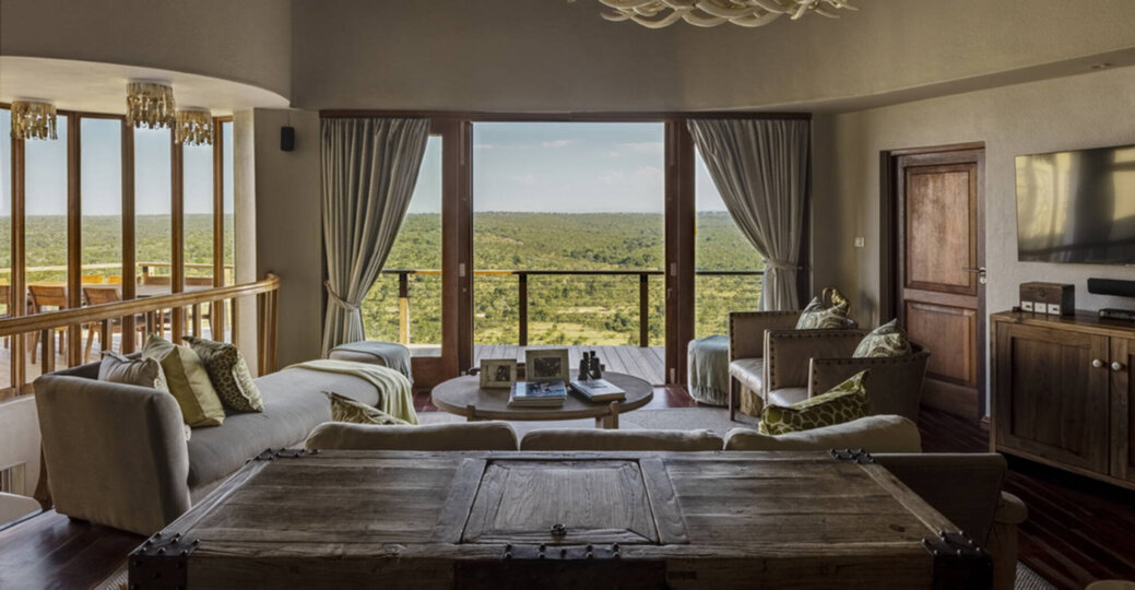 Luxurious Family Suite with Private Pool & Views 1052