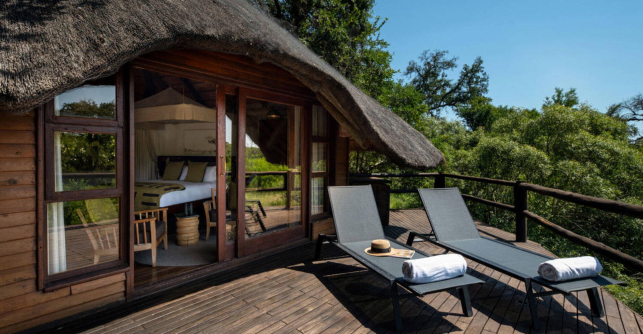 Elevated Treehouse Retreat with Bush Views 1056
