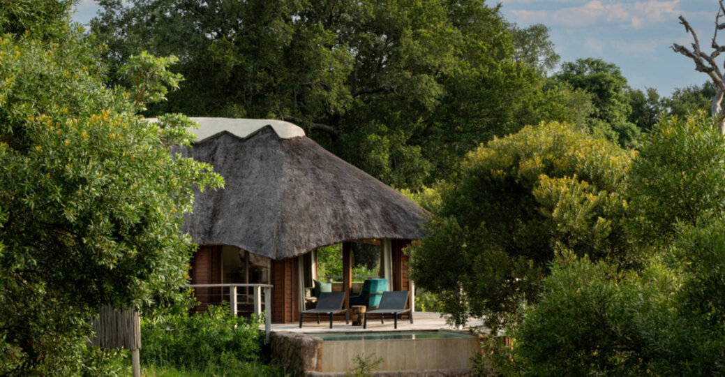 Secluded Treehouse Retreat with River & Bush Views 1057