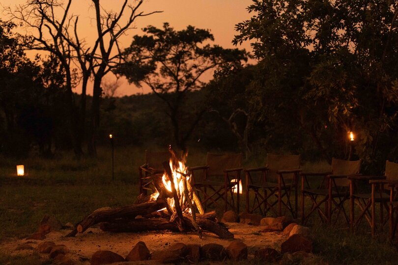 Secluded Treehouse Retreat with River & Bush Views 1057