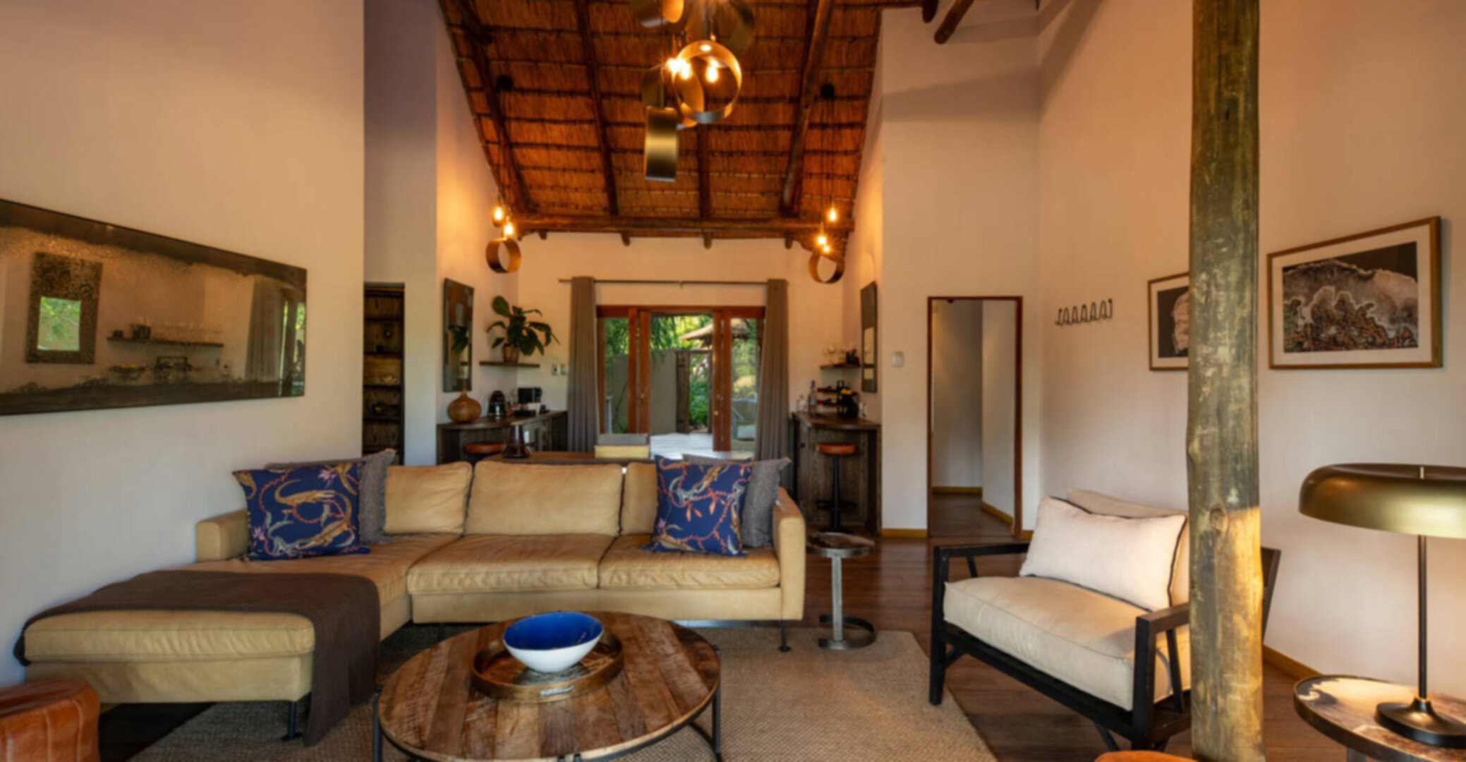 Plunge Pool & Outdoor Dining 1058