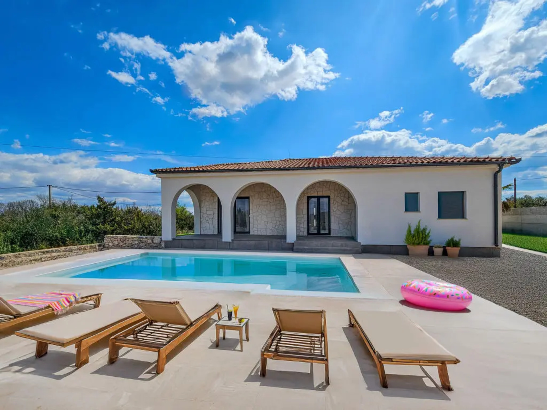 Tranquil Oasis: 3 Bedroom Villa 1262