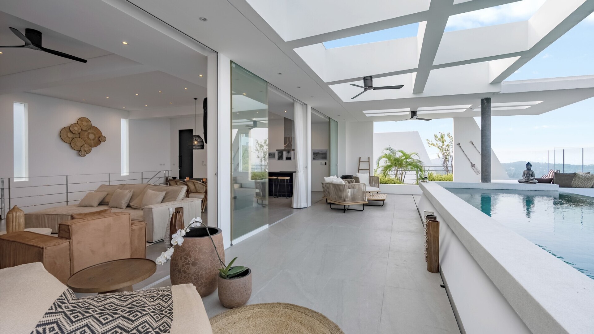 Golden Lotus - The Harmony Villa - Breezy tropical living