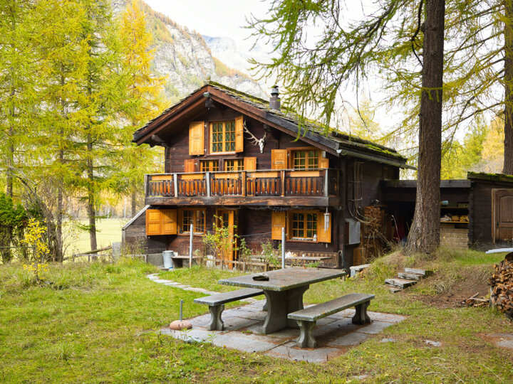 Stylish 2 Bedroom Villa in Tranquil Setting, Valais Villa 1412, Täsch, Switzerland