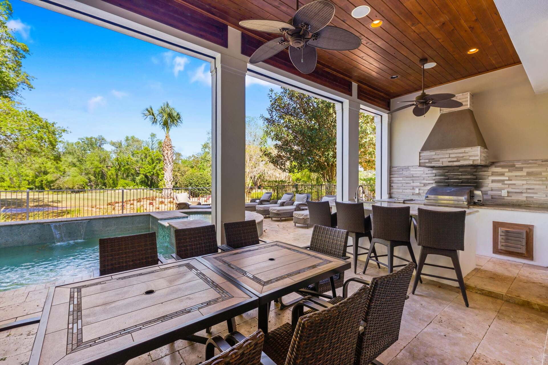 Luxurious 5-Bedroom Villa Retreat in Reunion, Orlando Villa 6338