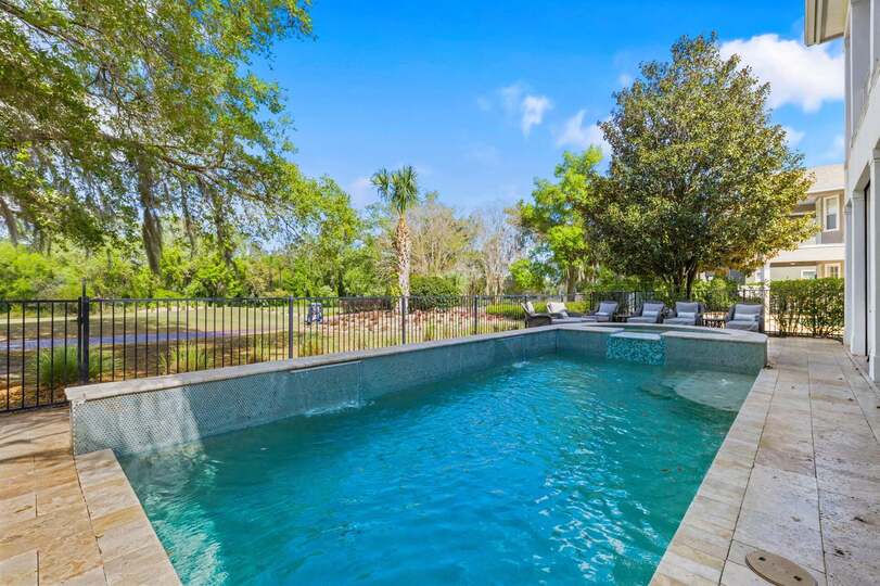 Luxurious 5-Bedroom Villa Retreat in Reunion, Orlando Villa 6338