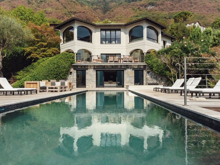 Luxurious Sanctuary Overlooking Lake Como