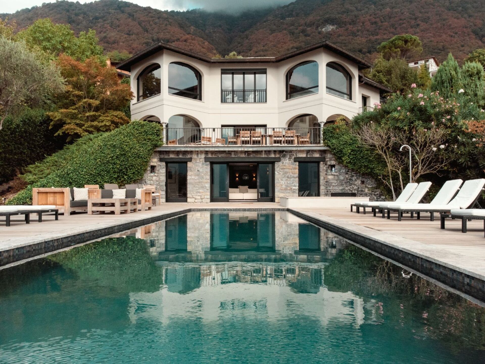 Luxurious Sanctuary Overlooking Lake Como