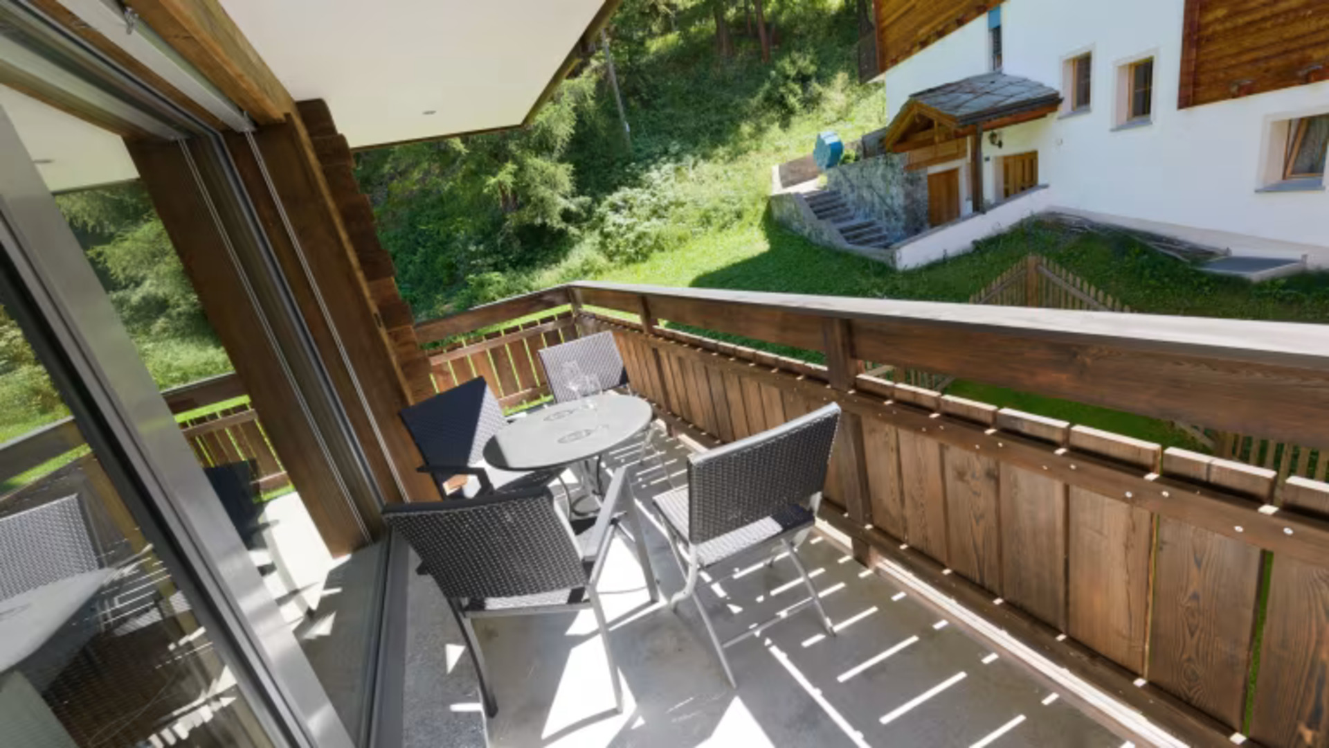 Spacious 3BR Apartment with Balcony in Zermatt, Zermatt Apartment 1238