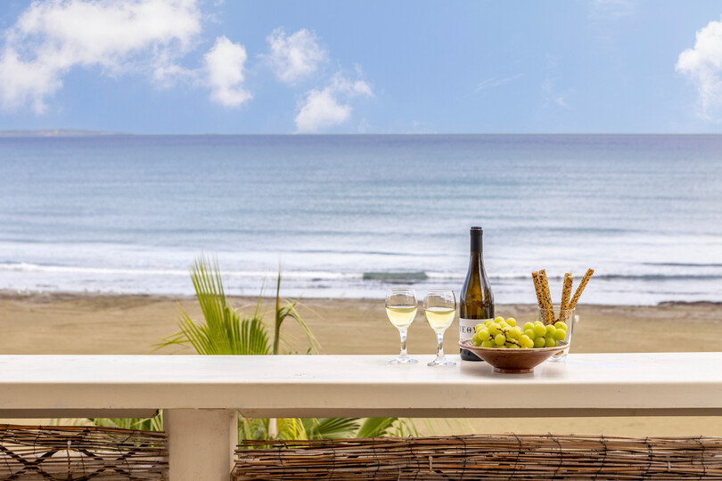 5 Star Mackenzie Beachfront Suite – Luxury Living by the Sea