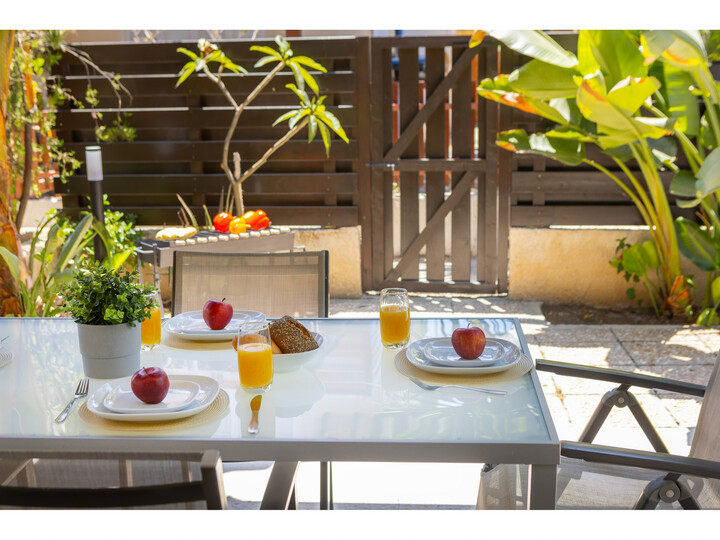5 Star Anas Seaside Villa – Relaxing Beach Retreat in Kiti