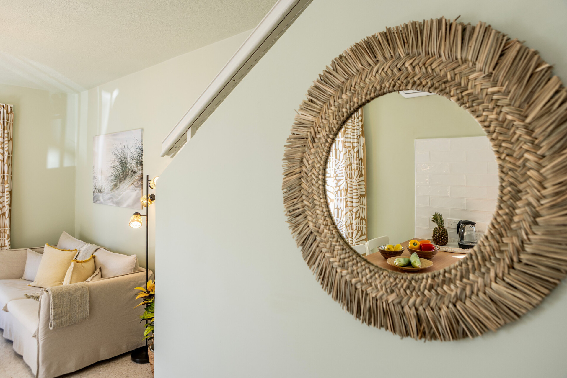 5 Star Oneiro Seaside Villa – Peaceful Coastal Living in Pervolia