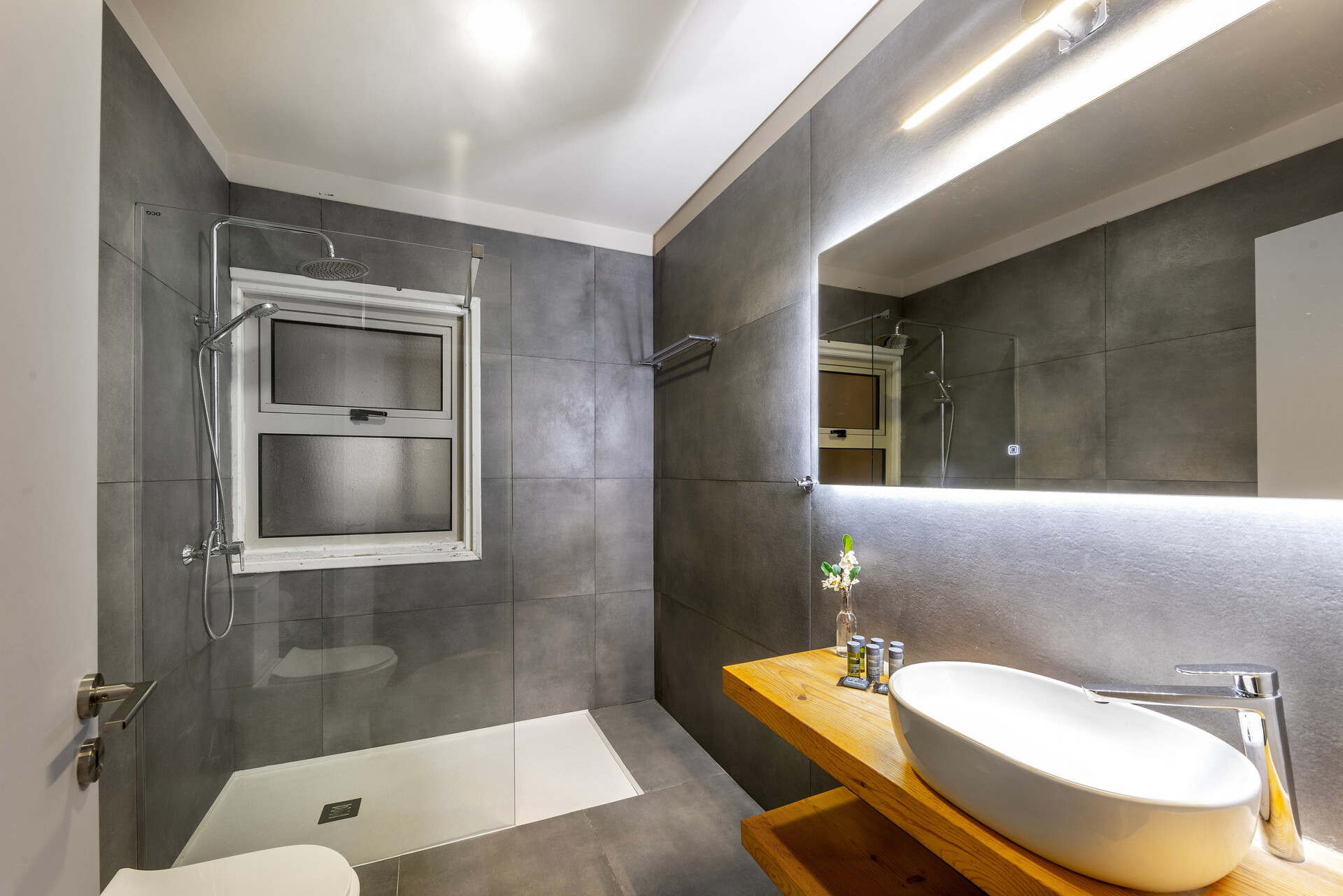 5 Star Eftyhia Beachfront Suite – Stylish Seafront Escape in Larnaca