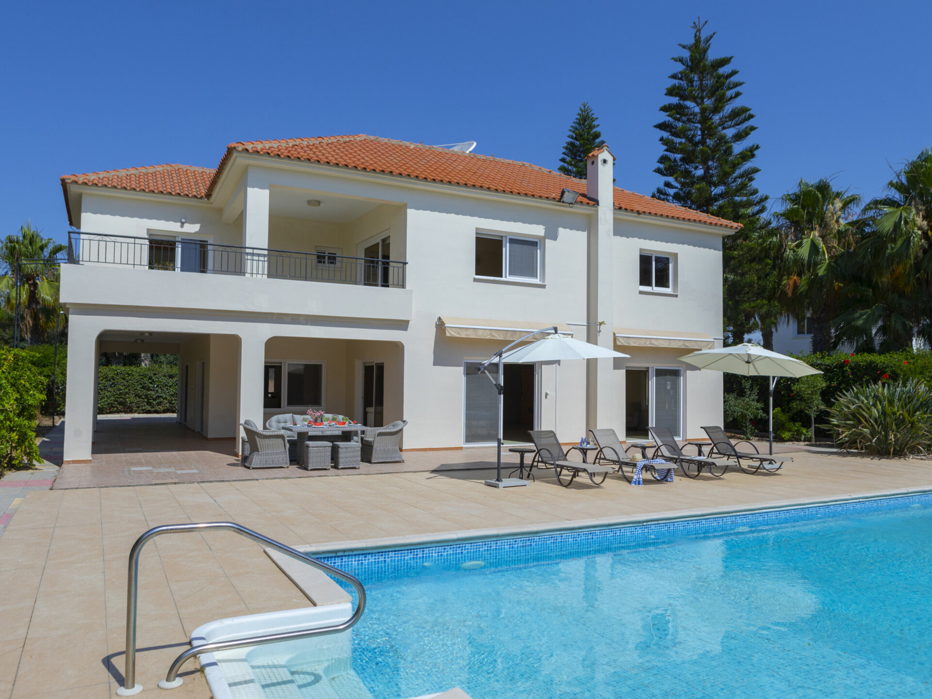 5 Star Villa Pervolia Nirides Seaside Mansion - Grand Family Retreat
