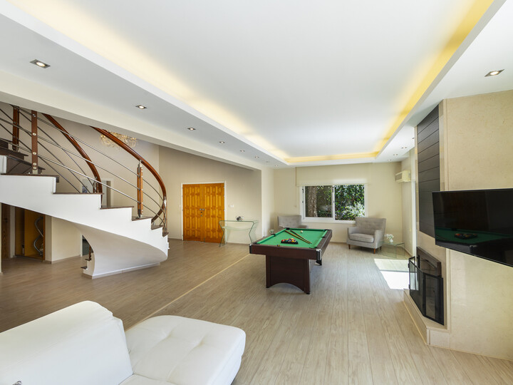 5 Star Villa Pervolia Nirides Seaside Mansion - Grand Family Retreat