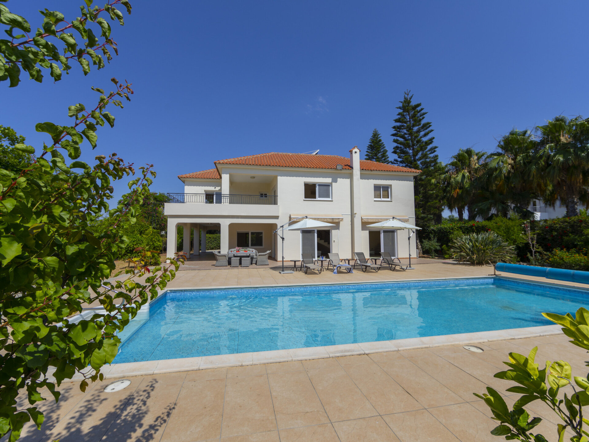 5 Star Villa Pervolia Nirides Seaside Mansion - Grand Family Retreat
