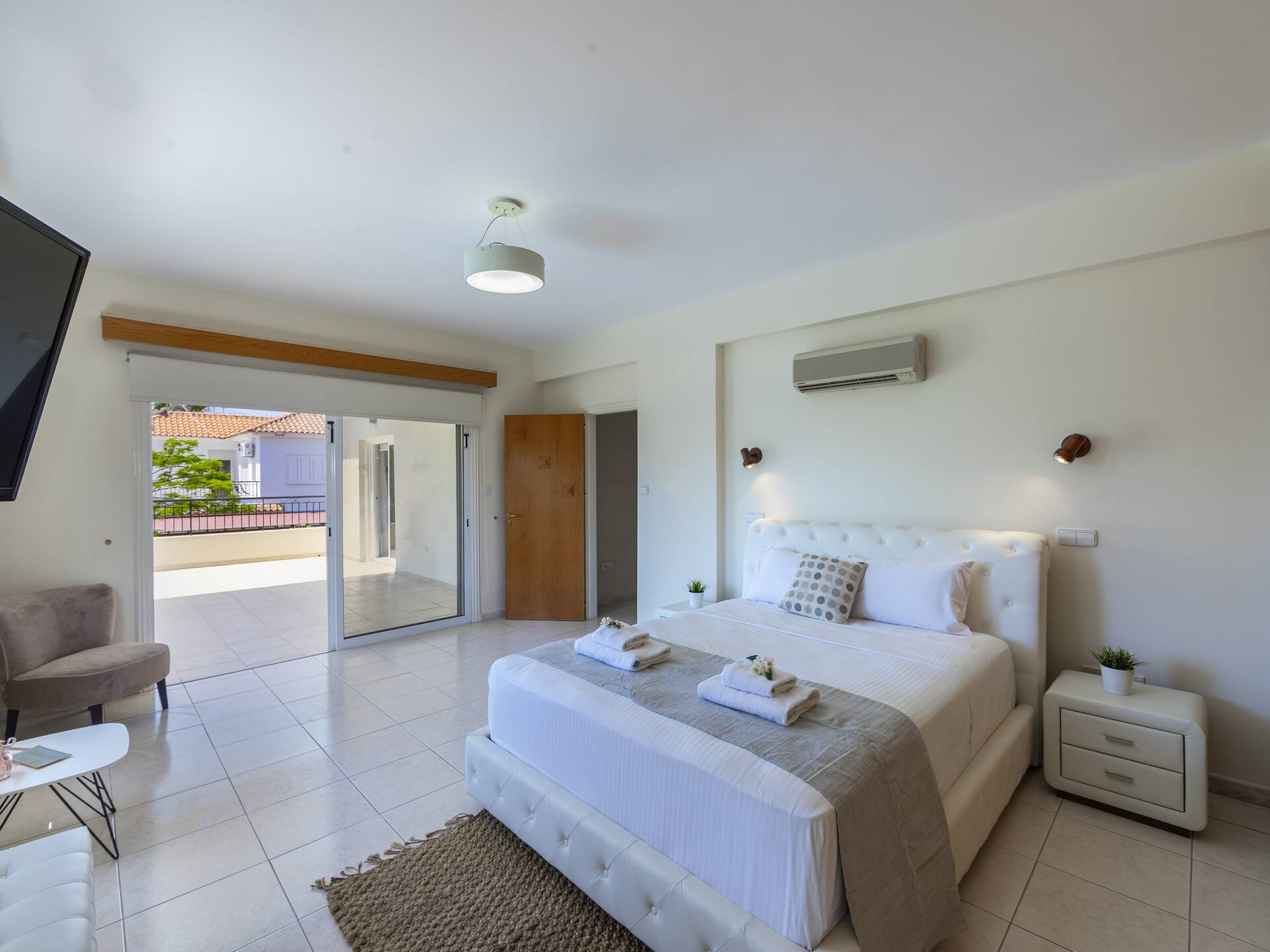 5 Star Villa Pervolia Nirides Seaside Mansion - Grand Family Retreat