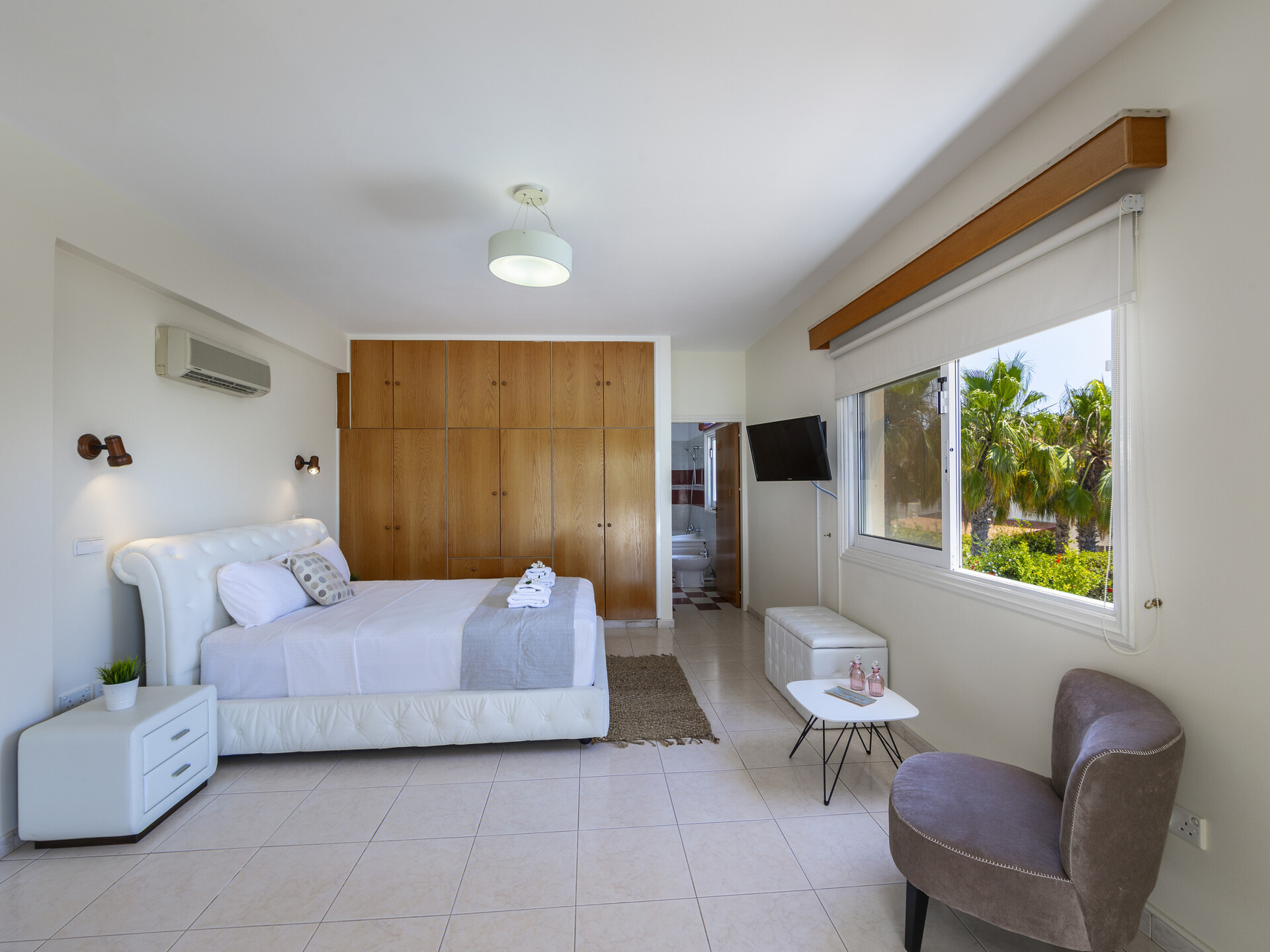 5 Star Villa Pervolia Nirides Seaside Mansion - Grand Family Retreat