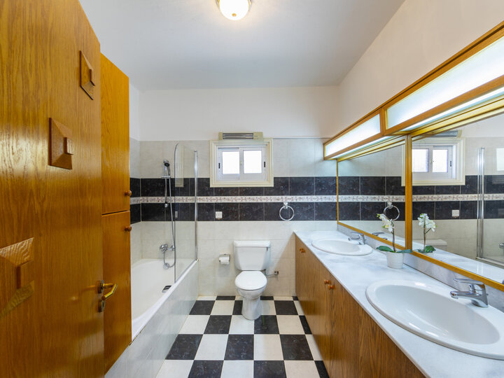 5 Star Villa Pervolia Nirides Seaside Mansion - Grand Family Retreat