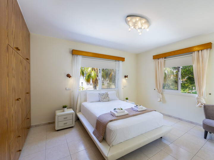 5 Star Villa Pervolia Nirides Seaside Mansion - Grand Family Retreat