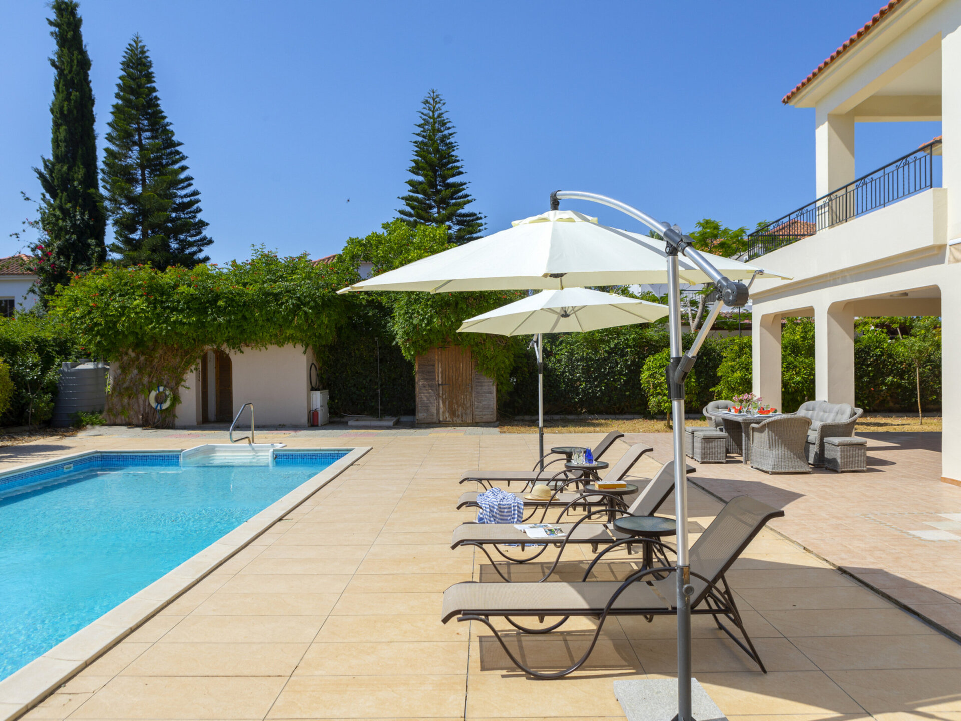 5 Star Villa Pervolia Nirides Seaside Mansion - Grand Family Retreat