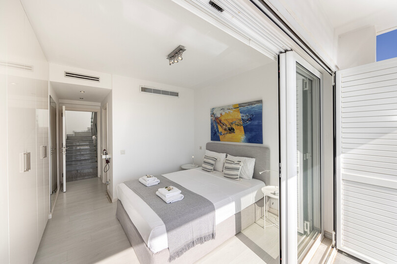 5 Star Villa Elaia Seafront - Panoramic Coastal Escape