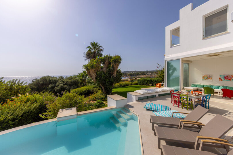 5 Star Villa AleMar Seafront - Designer Coastal Elegance