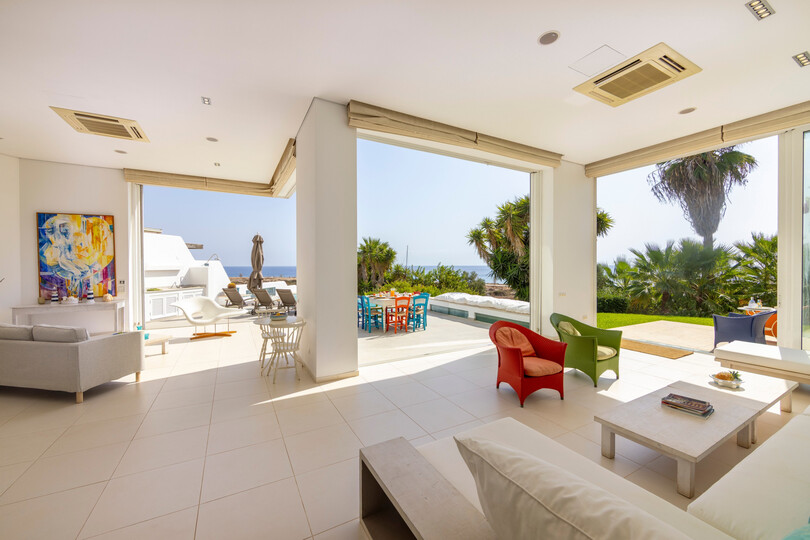 5 Star Villa AleMar Seafront - Designer Coastal Elegance
