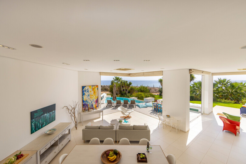 5 Star Villa AleMar Seafront - Designer Coastal Elegance