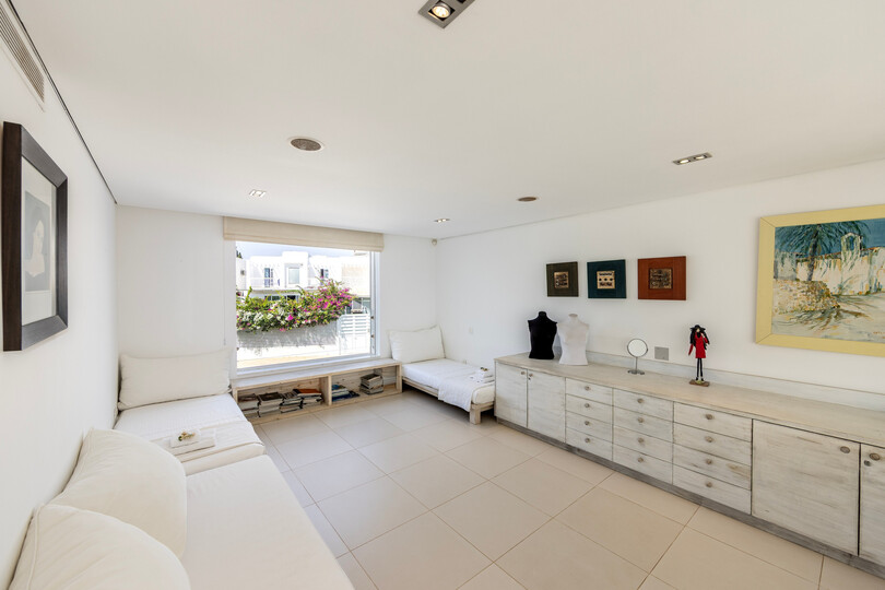 5 Star Villa AleMar Seafront - Designer Coastal Elegance