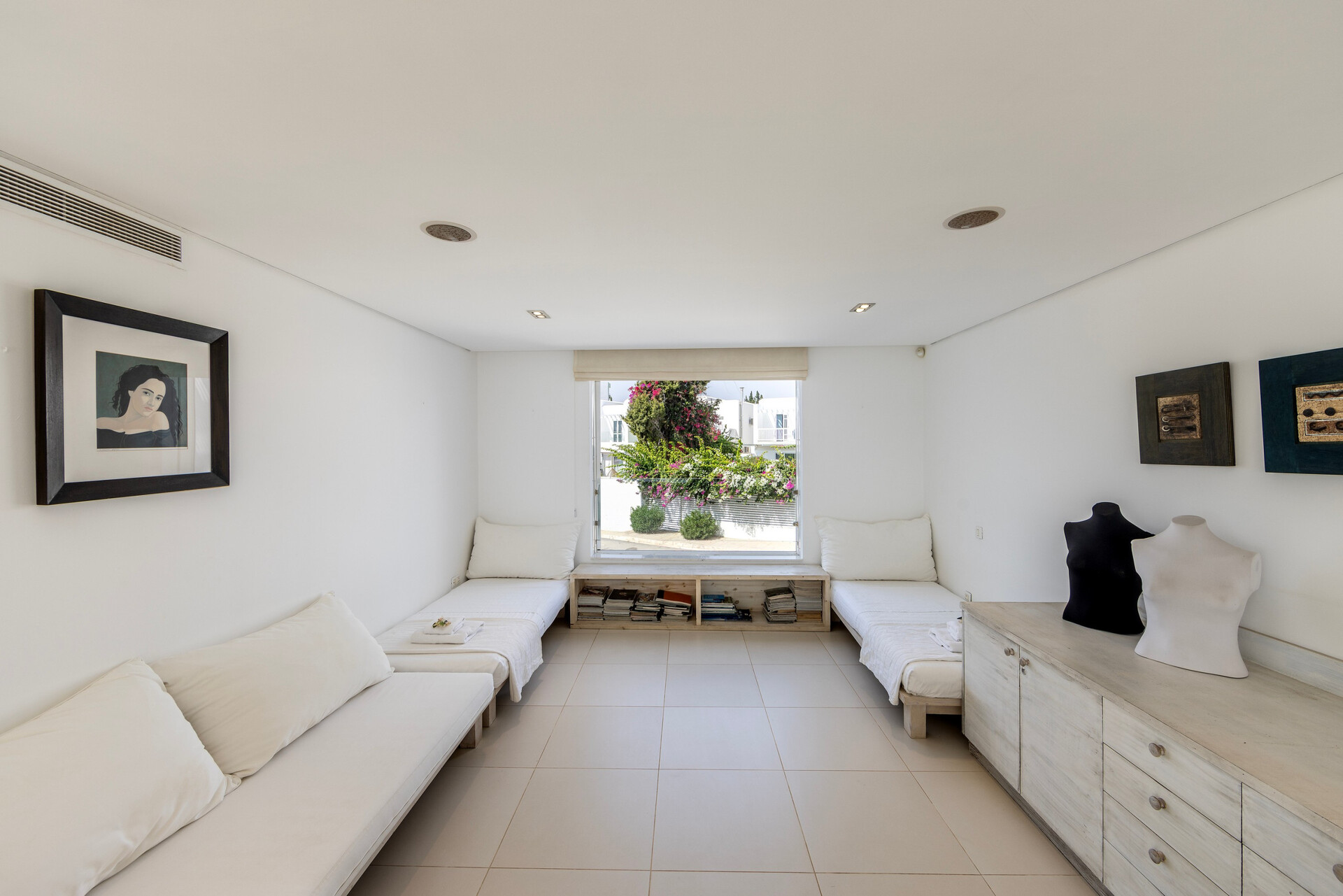 5 Star Villa AleMar Seafront - Designer Coastal Elegance
