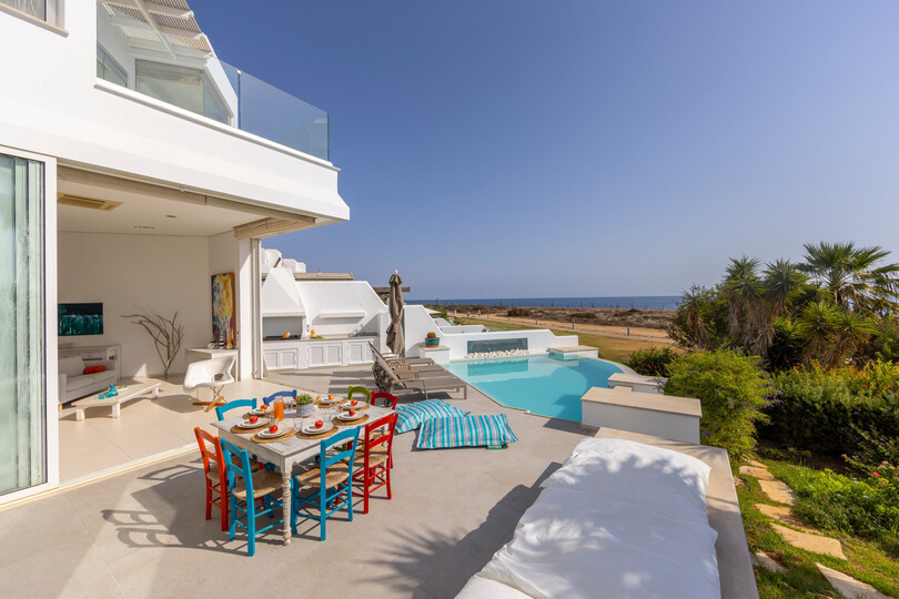 5 Star Villa AleMar Seafront - Designer Coastal Elegance