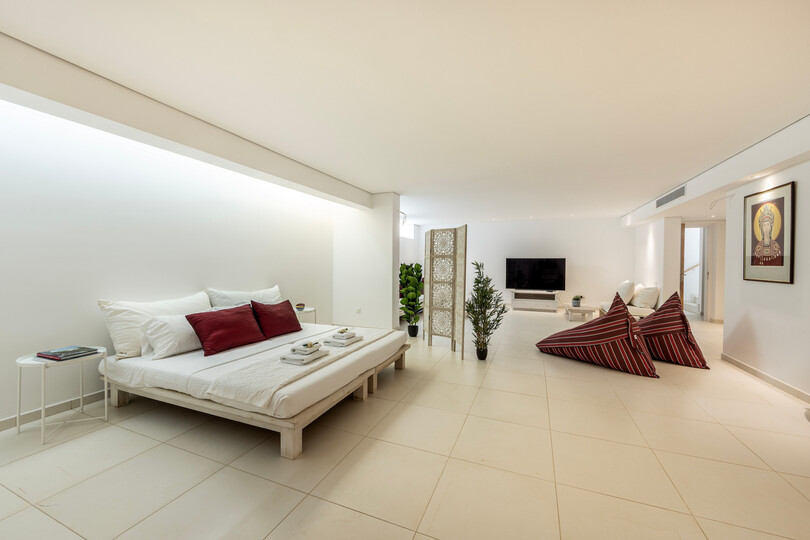5 Star Villa AleMar Seafront - Designer Coastal Elegance