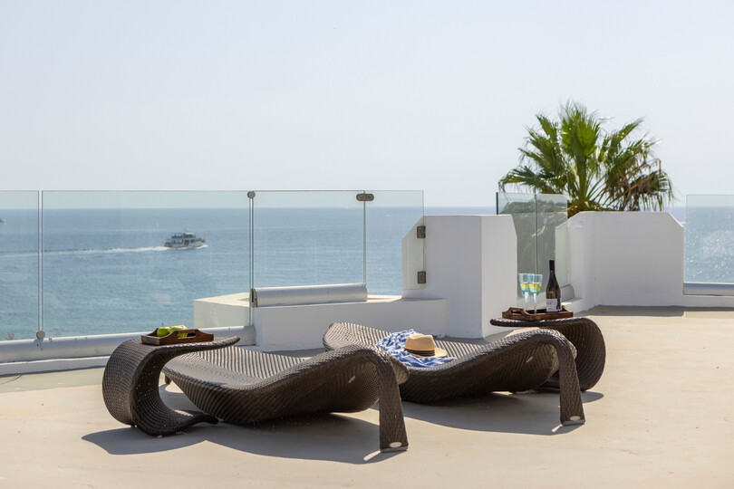 5 Star Villa AleMar Seafront - Designer Coastal Elegance