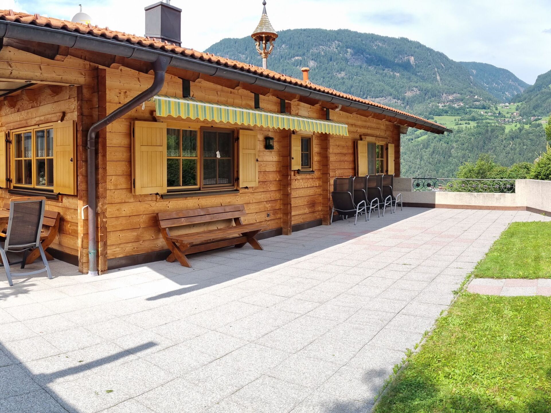 4-Bed House with Private Pool in Imst, Sleeps 8, 1287