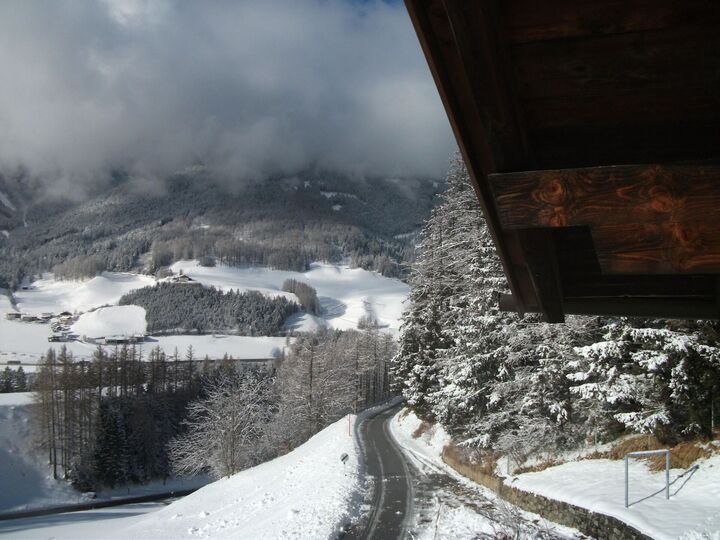 Beautiful 2-Bed Apartment in Innsbruck-Land, Sleeps 5, 1289