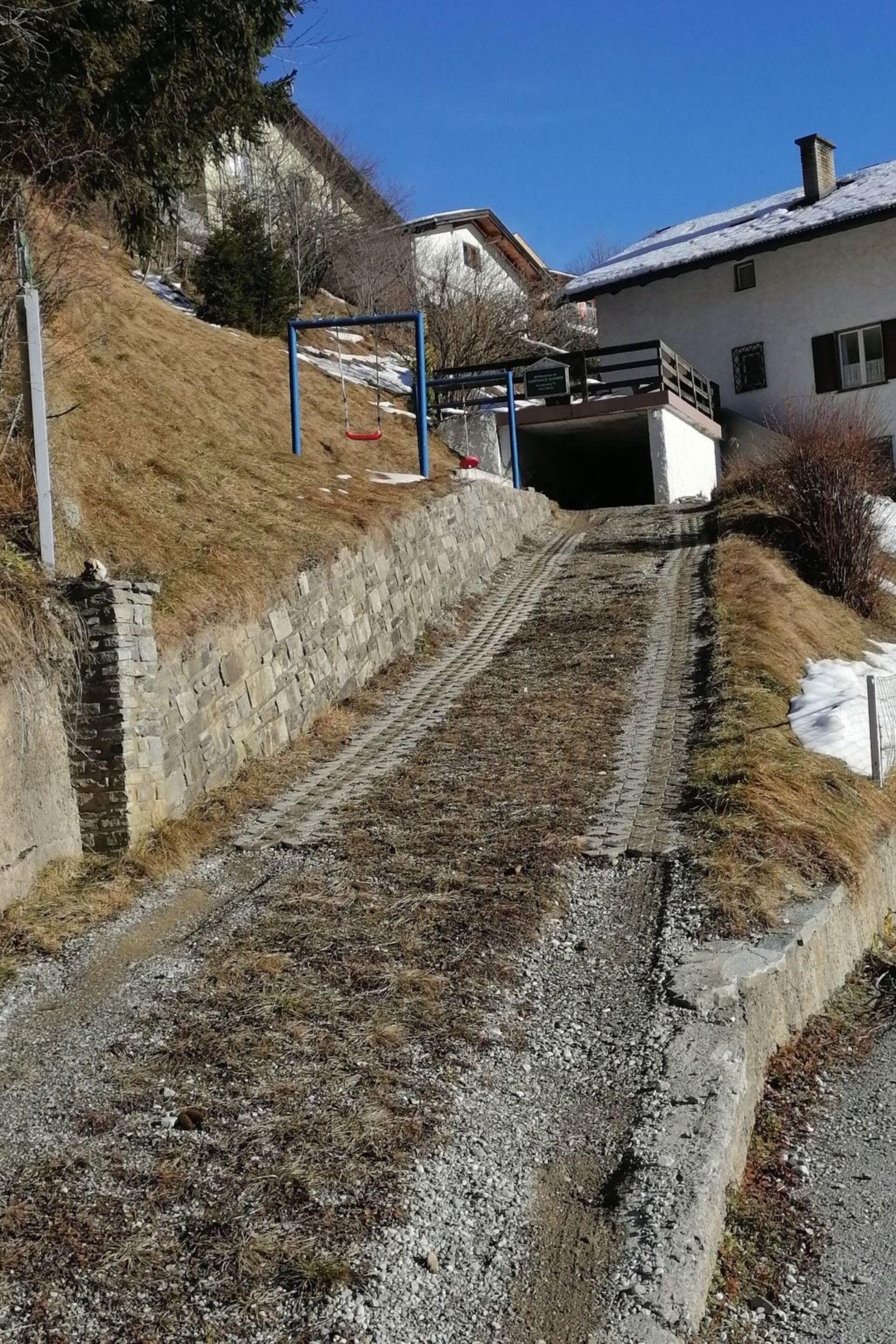 Beautiful 2-Bed Apartment in Innsbruck-Land, Sleeps 5, 1289