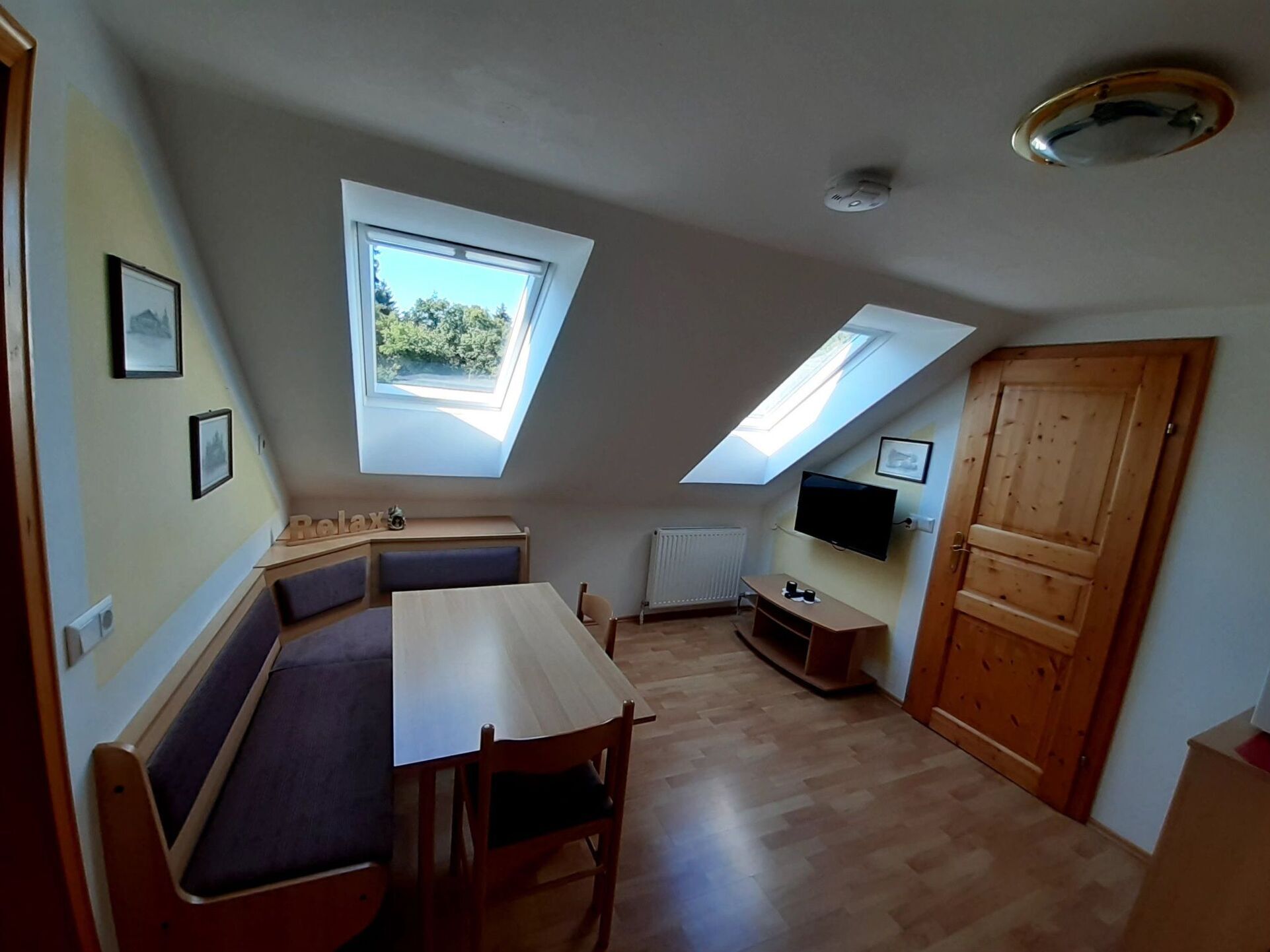 Charming 3-Bed Apartment in Deutschlandsberg, Sleeps 6, 1118