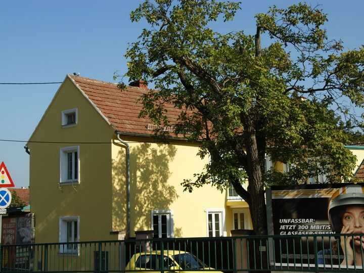 Spacious 2-Bed Apartment in Tulln, Sleeps 4, 1002, Sankt Andrä-Wördern, Austria