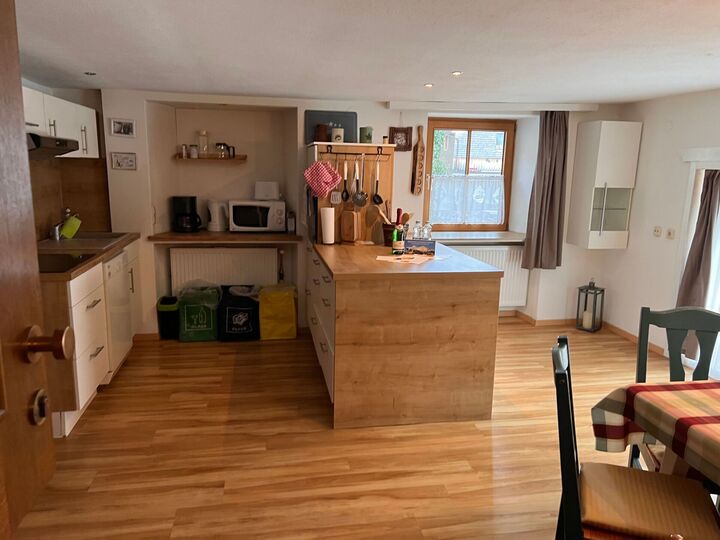 Idyllic 3-Bed Apartment in Reutte, Sleeps 6, 1296
