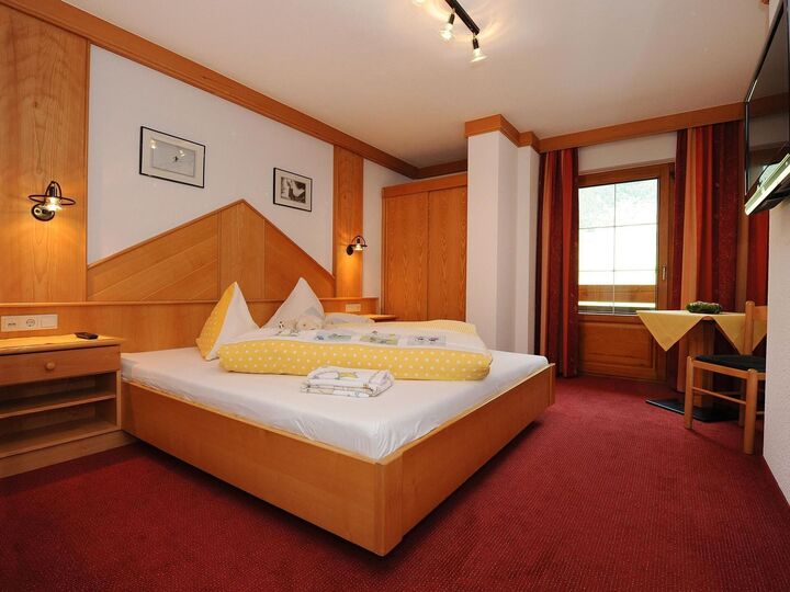 2-Bed Apartment in Landeck, Sleeps 4, 1297